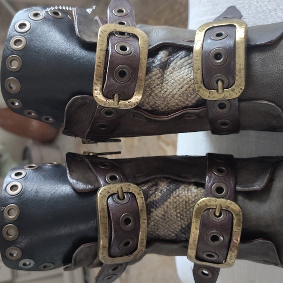 Stylish Black and Brown Buckle Boots - Picture 3 of 17